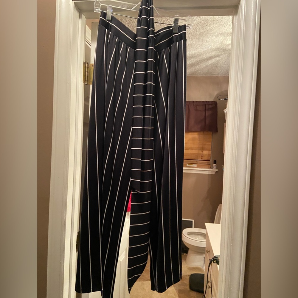 Super cute stretchy dress pants